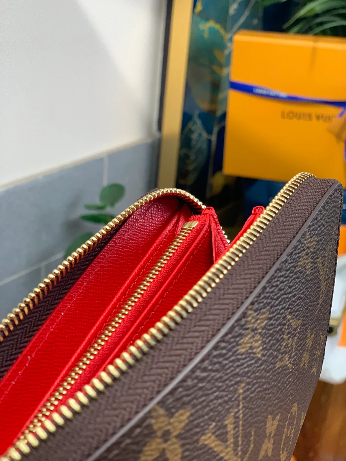 高仿LV Monogram拉链钱包 - 经典罂粟红色女士多功能钱夹-M41896