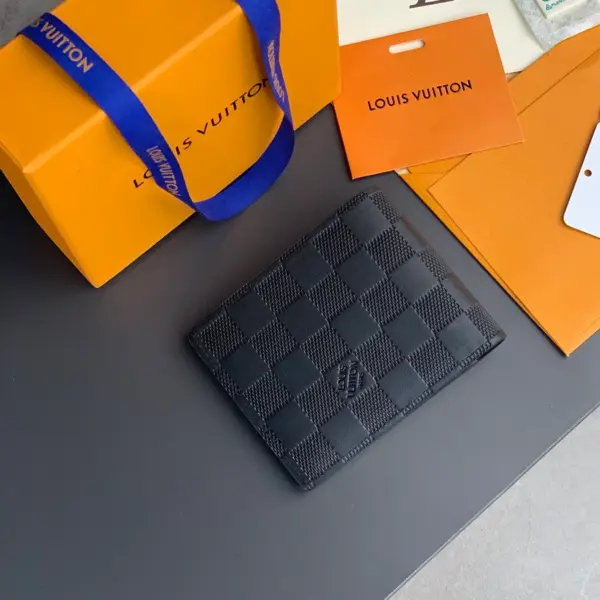 高仿LV Damier Infini皮革男士Multiple钱夹 - 超薄设计多功能信用卡包-N63124 高仿LV