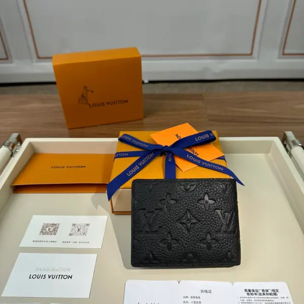 高仿LV Taurillon Monogram壓花牛皮Multiple錢包 | 經典黑色多功能短夾-M82072