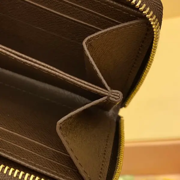 高仿包包LV Damier Ebene帆布拉链零钱包 | 经典便携多功能钱包-N63070 高仿包包