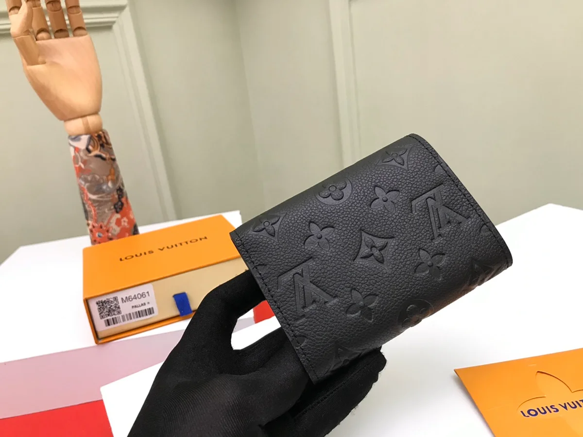 高仿LV Victorine錢包 | Monogram Empreinte皮革 多卡位拉鏈零錢包-M64060 10 高仿LV Victorine錢包 | Monogram Empreinte皮革 多卡位拉鏈零錢包-M64060
