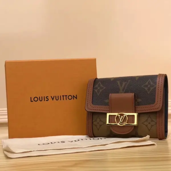 高仿LV Dauphine小型錢包 | Monogram Reverse帆布 磁扣設計 多卡位零錢包-M68725