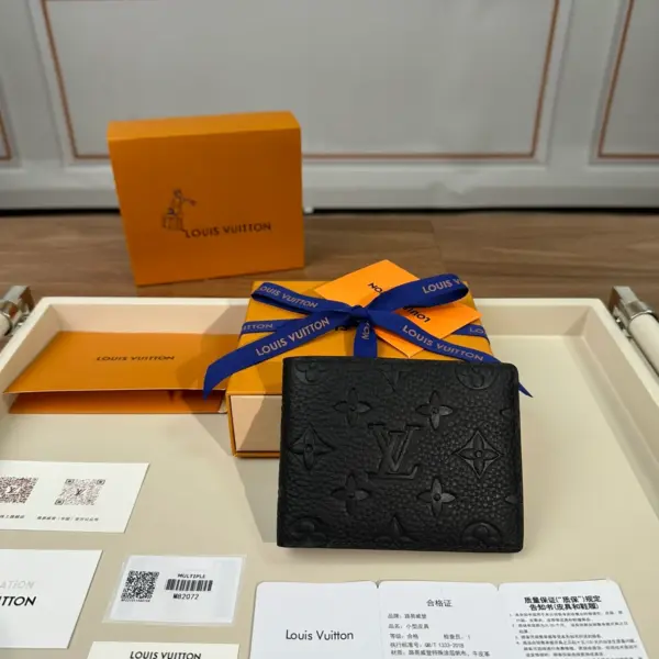 高仿LV Taurillon Monogram壓花牛皮Multiple錢包 | 經典黑色多功能短夾-M82072