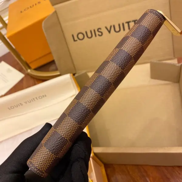 高仿LV Damier Ebene帆布Zippy拉链钱包 - 多功能信用卡夹层女士钱夹-N41661