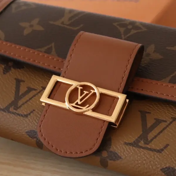 高仿LV Sarah Dauphine 錢包 | Monogram 翻轉帆布設計 12卡位拉鏈零錢格-M46645 15 高仿LV Sarah Dauphine 錢包 | Monogram 翻轉帆布設計 12卡位拉鏈零錢格-M46645