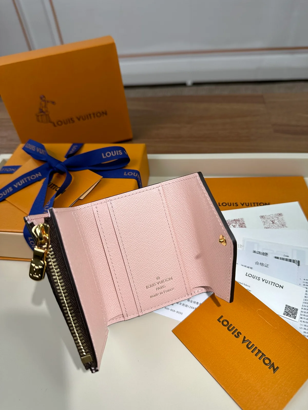 高仿LV Zoé錢包 | Monogram帆布玫瑰粉牛皮 時尚迷你錢包-M62933 7 高仿LV Zoé錢包 | Monogram帆布玫瑰粉牛皮 時尚迷你錢包-M62933