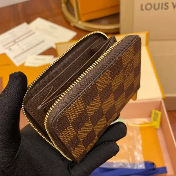 高仿包包LV Damier Ebene帆布拉链零钱包 | 经典便携多功能钱包-N63070 高仿包包