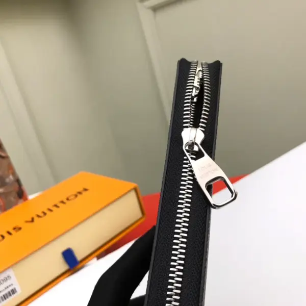 高仿LV Damier Graphite男士直式拉链钱包 - 多功能商务短夹长夹两用-N63095