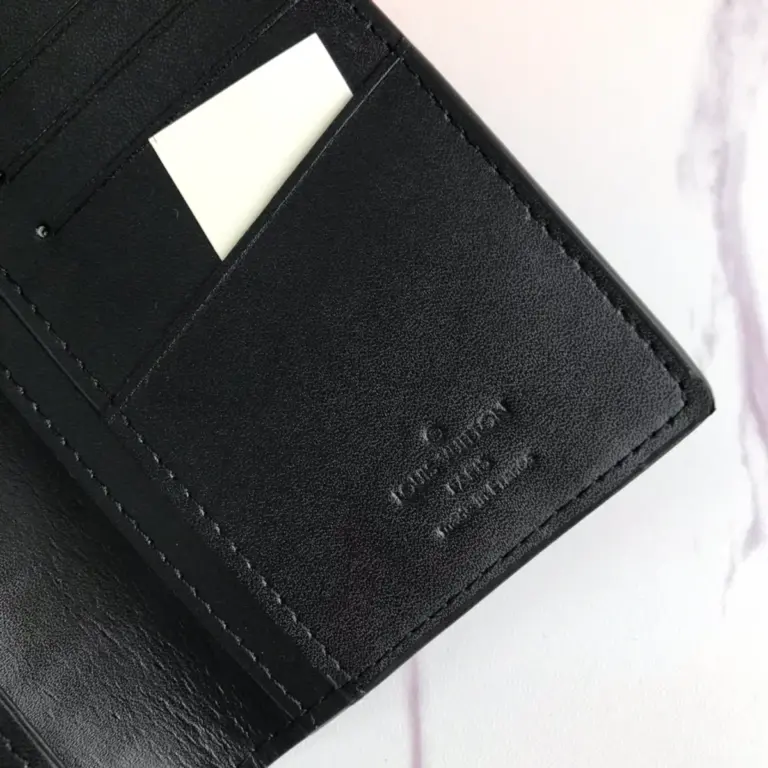 高仿LV Brazza Damier Graphite 多功能錢包 - 大容量信用卡收納與零錢格設計-N62665 17 高仿LV Brazza Damier Graphite 多功能錢包 - 大容量信用卡收納與零錢格設計-N62665