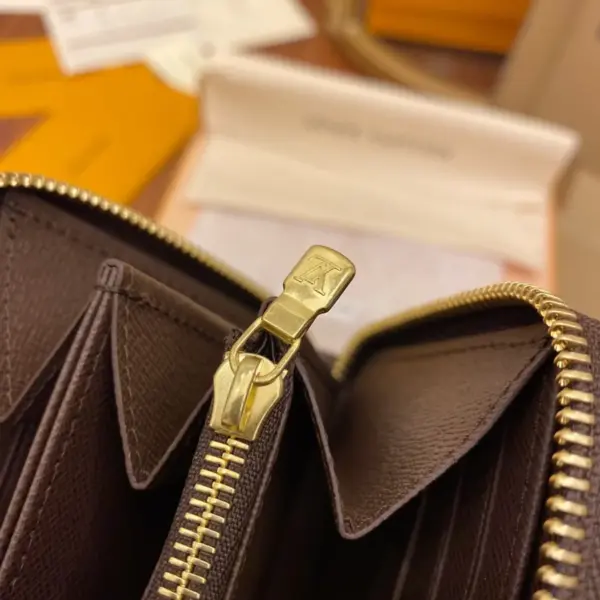 高仿LV Damier Ebene帆布Zippy拉链钱包 - 多功能信用卡夹层女士钱夹-N41661