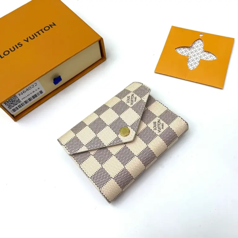 高仿LV Victorine 錢包 | Damier Azur帆布玫瑰粉女士短夾-N64022