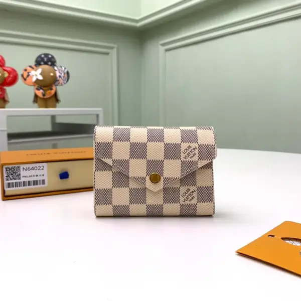 高仿LV Victorine 錢包 | Damier Azur帆布玫瑰粉女士短夾-N64022