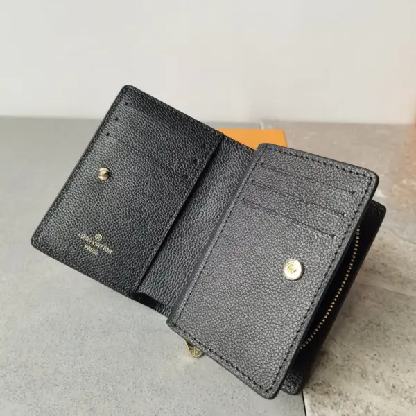 高仿LV Cléa 錢包 | Monogram Empreinte 柔軟粒面牛皮 多功能精緻錢包-M80151