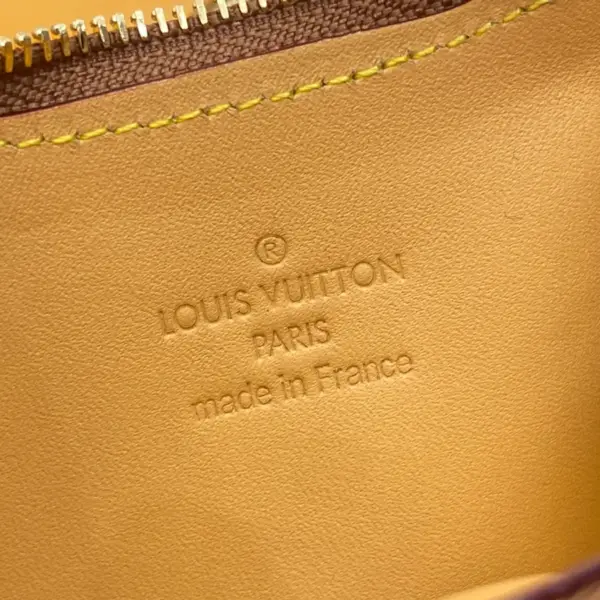 高仿LV Pharrell Williams設計LV Bone Key Pouch狗骨頭鑰匙零錢包 | Monogram帆布奢華配飾-M12616 高仿LV
