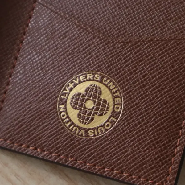高仿包包LV 男士Damier Ebene彩色万用钱包 - LV Vers Damier Ebène帆布多功能短夹-N00138 高仿包包