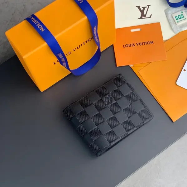 高仿LV Damier Infini皮革男士Multiple钱夹 - 超薄设计多功能信用卡包-N63124 高仿LV