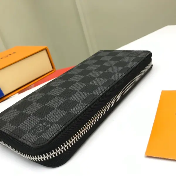高仿LV Damier Graphite男士直式拉链钱包 - 多功能商务短夹长夹两用-N63095