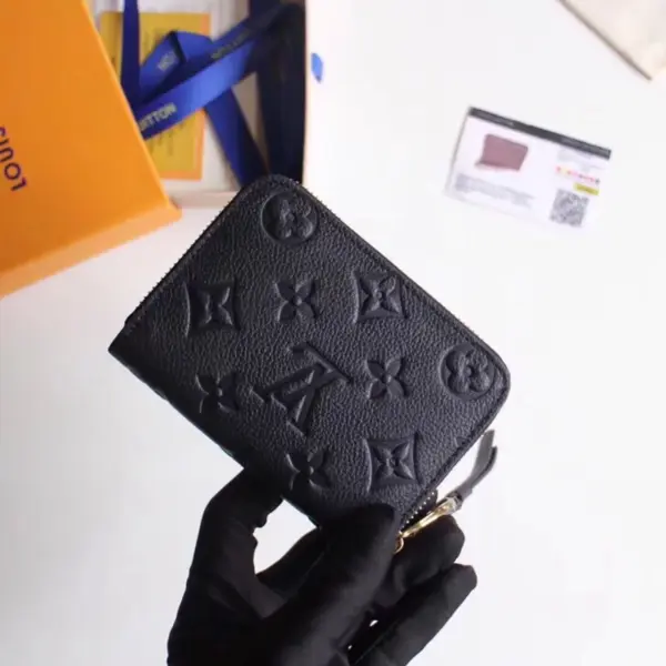 高仿包包LV Monogram Empreinte拉链零钱包 - 奢华便携信用卡现金收纳-M60574 高仿包包