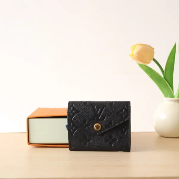 高仿LV Zoé 钱包 - 时尚小巧Monogram Empreinte皮革钱夹-M62935
