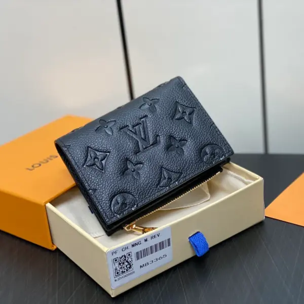高仿LV Lisa Monogram Empreinte黑色短夾錢包 | 小巧多功能女士皮夾-M83365