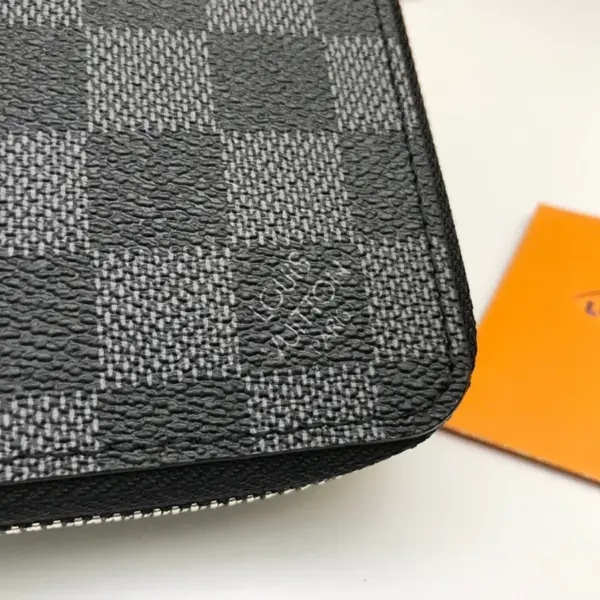 高仿LV Damier Graphite男士直式拉链钱包 - 多功能商务短夹长夹两用-N63095