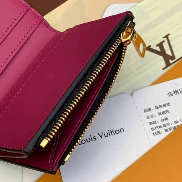 高仿LV Capucines XS 钱包 - 女士超小型Taurillon皮革钱夹 带零钱格-M68587