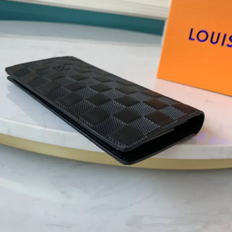 高仿LV Brazza Damier Infini 皮革錢包 - 經典格紋設計多功能收納-N63010