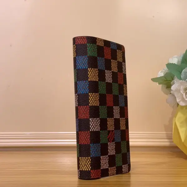 高仿LV Brazza 长款钱包 - Pharrell Williams联名款 Damier Ebene涂層帆布男士錢包-N00141