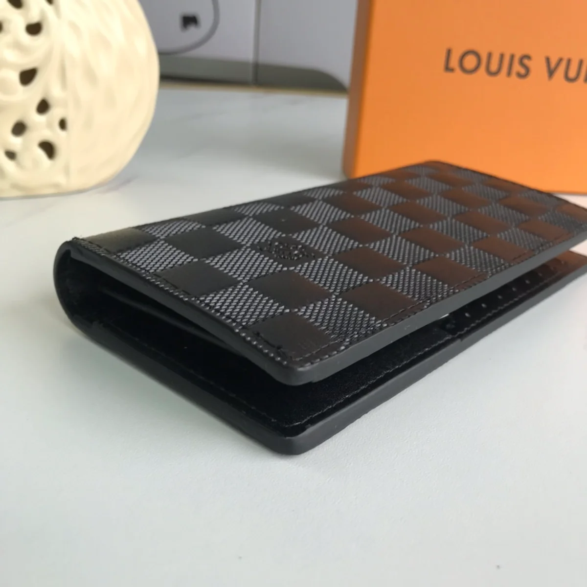 高仿LV Brazza Damier Graphite 多功能錢包 - 大容量信用卡收納與零錢格設計-N62665 6 高仿LV Brazza Damier Graphite 多功能錢包 - 大容量信用卡收納與零錢格設計-N62665