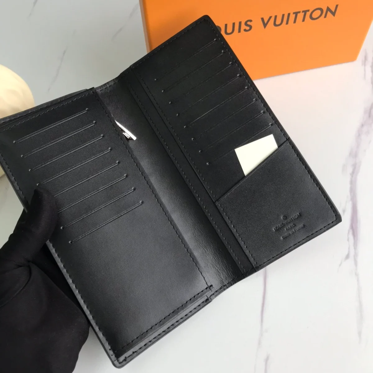 高仿LV Brazza Damier Graphite 多功能錢包 - 大容量信用卡收納與零錢格設計-N62665 7 高仿LV Brazza Damier Graphite 多功能錢包 - 大容量信用卡收納與零錢格設計-N62665