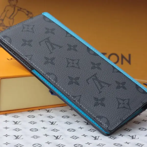 高仿LV Brazza男士长款钱包 - Monogram Eclipse Reverse帆布配Turquoise皮革饰边-M11467