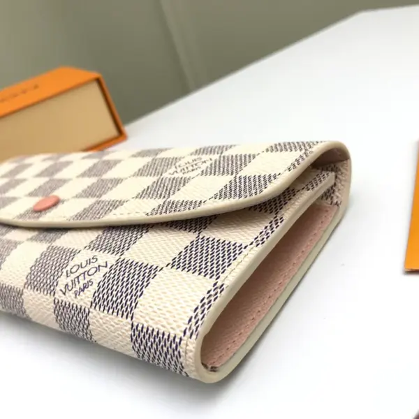 高仿LV Emilie钱夹 | Damier Azur帆布芭蕾粉女士钱包 多功能信用卡夹层-N41625