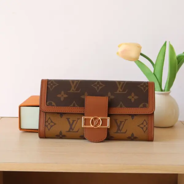 高仿LV Sarah Dauphine 錢包 | Monogram 翻轉帆布設計 12卡位拉鏈零錢格-M46645 11 高仿LV Sarah Dauphine 錢包 | Monogram 翻轉帆布設計 12卡位拉鏈零錢格-M46645
