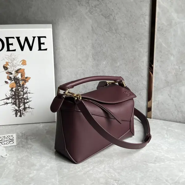 高仿羅意威/LOEWE 單肩包酒紅色