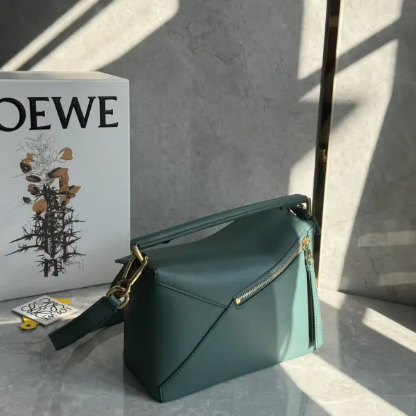 高仿羅意威/LOEWE 單肩包草綠色