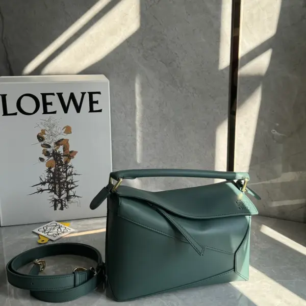 高仿羅意威/LOEWE 單肩包草綠色