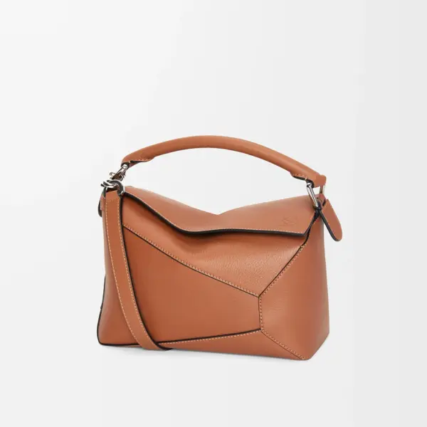 Loewe-羅意威 棕褐色小號經典牛皮革 Puzzle Edge 肩背包