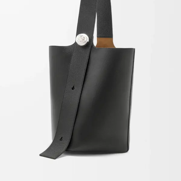 Loewe-羅意威 黑色大號柔軟粒面牛皮革 Pebble Bucket 水桶肩背包