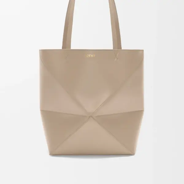 Loewe-羅意威 沙色中號亮面牛皮革 Puzzle Fold 購物袋
