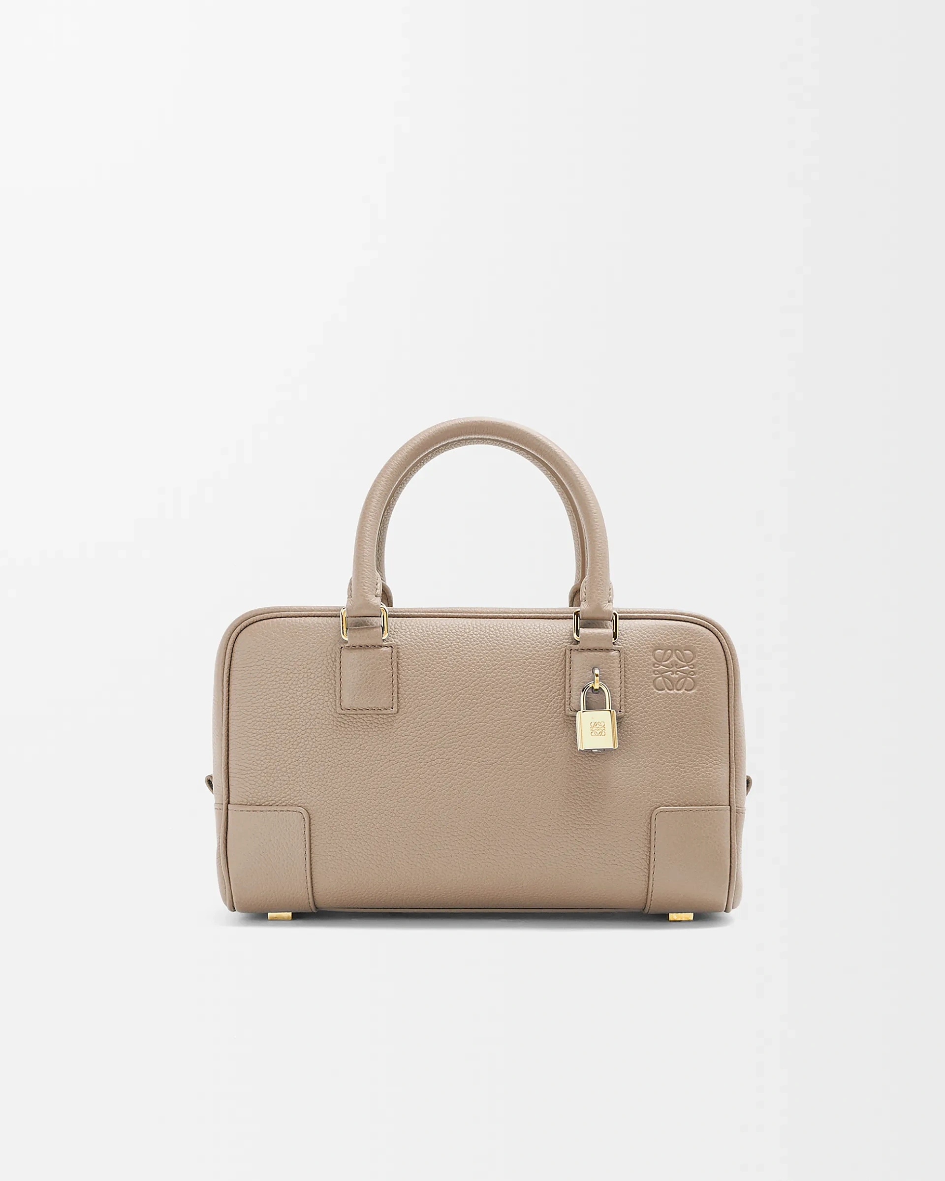 Loewe-羅意威 Amazona 23 系列 沙色柔軟粒面牛皮革手拿包 1 Loewe-羅意威 Amazona 23 系列 沙色柔軟粒面牛皮革手拿包