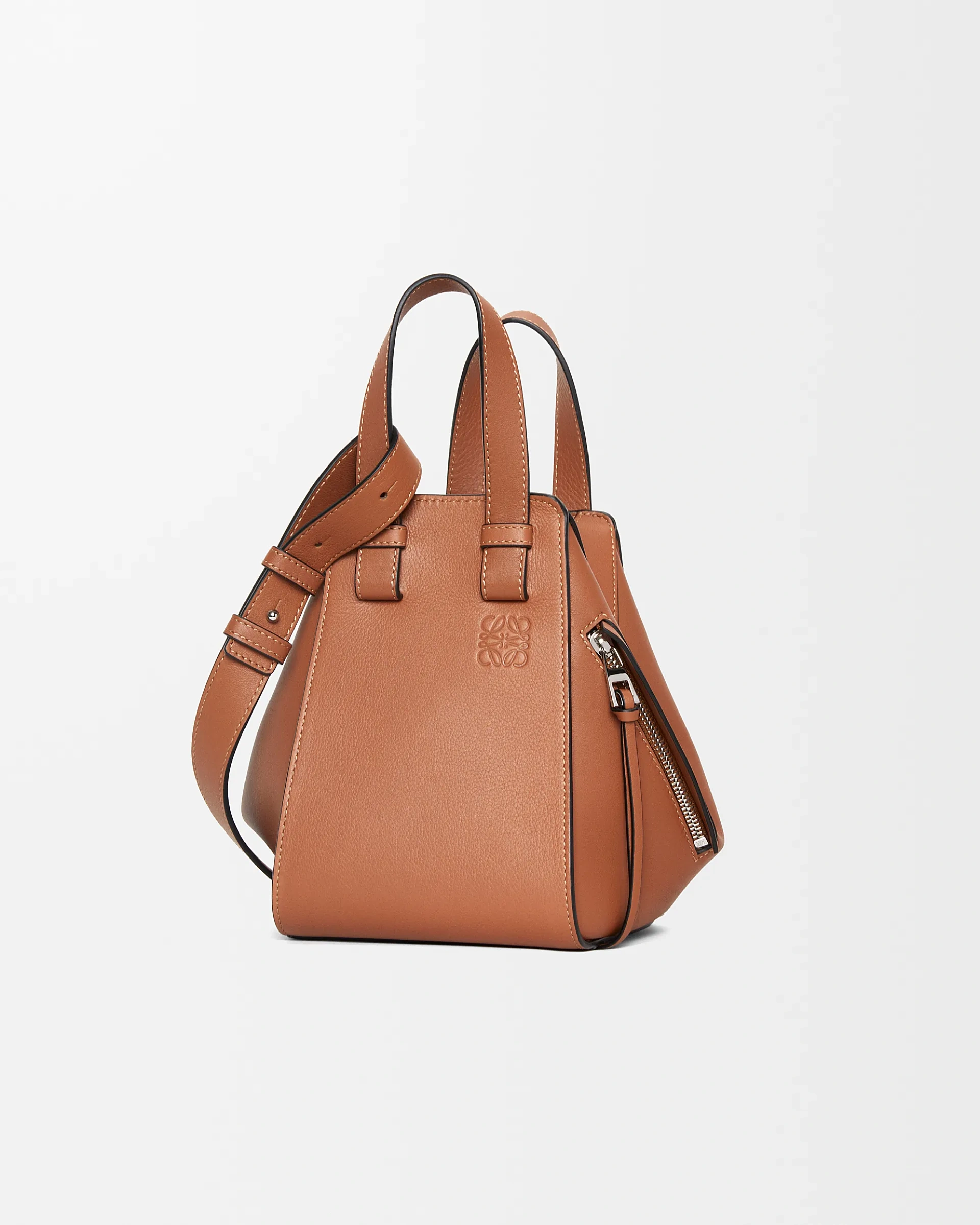 Loewe-羅意威 棕褐色經典牛皮革 Hammock Compact 斜挎包 1 Loewe-羅意威 棕褐色經典牛皮革 Hammock Compact 斜挎包