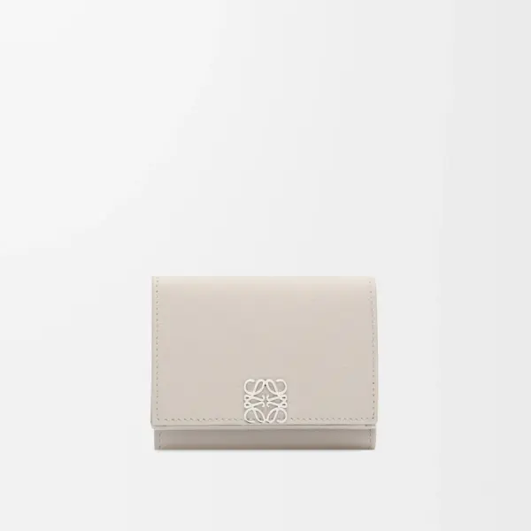 Loewe-羅意威 淺輕靈灰鵝卵石紋牛皮革 Anagram 三折短夾
