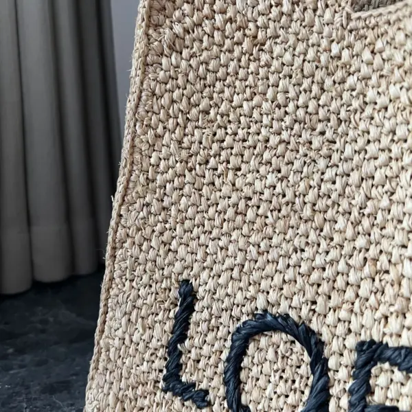 Loewe-羅意威 Font Tote 系列 自然色中號酒椰纖維斜挎包 13 Loewe-羅意威 Font Tote 系列 自然色中號酒椰纖維斜挎包
