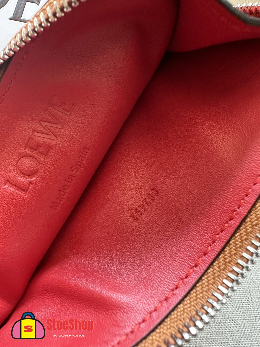 Loewe-羅意威 太妃糖色 / 棕褐色柔軟粒面牛皮革 Anagram 壓紋硬幣卡包 10 Loewe-羅意威 太妃糖色 / 棕褐色柔軟粒面牛皮革 Anagram 壓紋硬幣卡包