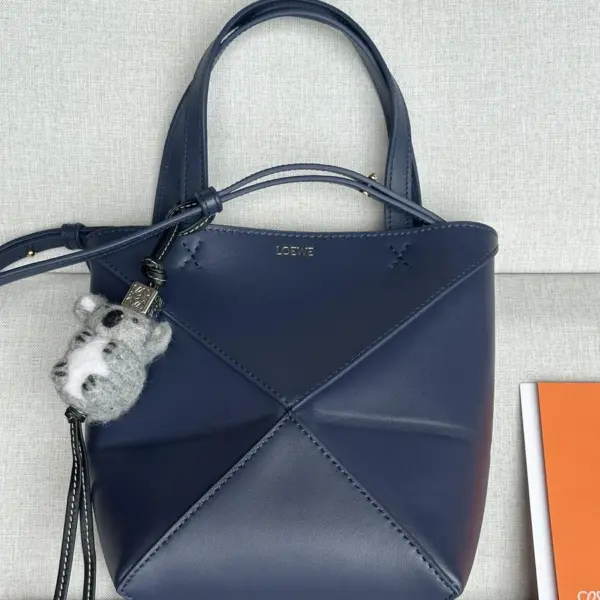 Loewe-羅意威 深邃藍中號亮面牛皮革 Puzzle Fold 購物袋