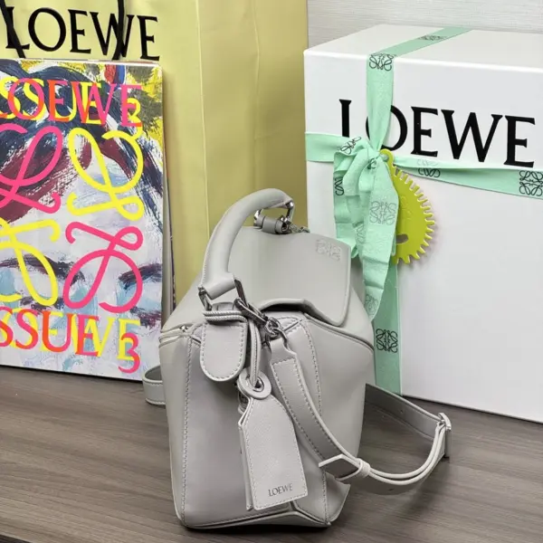 Loewe-羅意威 銀灰色迷你納帕羊皮革 Featherlight Puzzle 肩背包