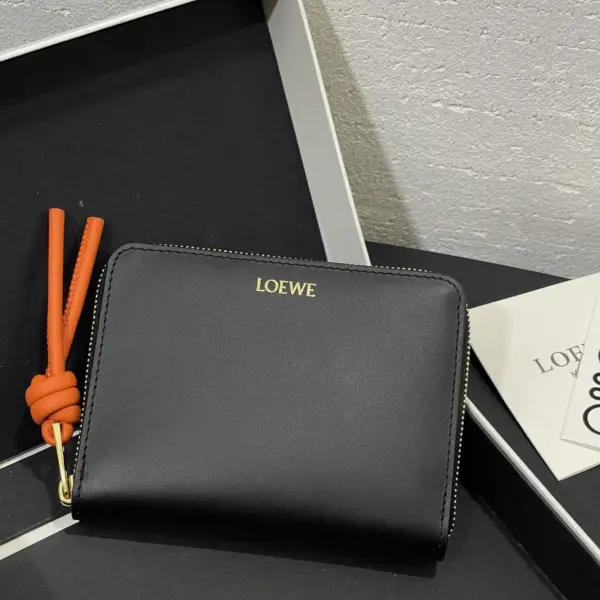 Loewe-羅意威 黑 / 橙亮面納帕牛皮革繩結拉鏈短夾