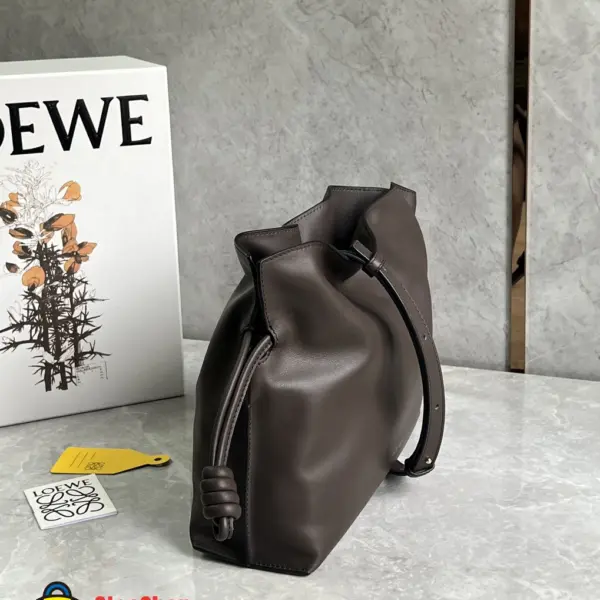 Loewe-羅意威 Flamenco 系列中號肩背手拿包 巧克力色 納帕牛皮革