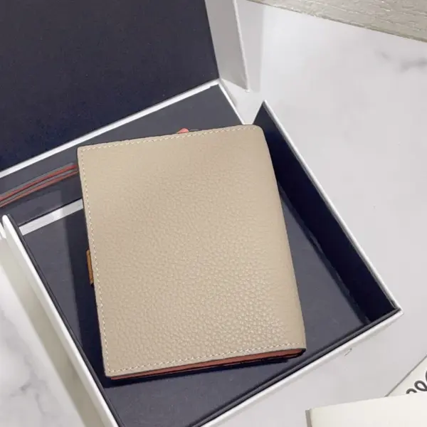 Loewe-羅意威 淺燕麥色 / 蜂蜜色柔軟粒面牛皮革 Anagram 壓紋長拉鏈錢包