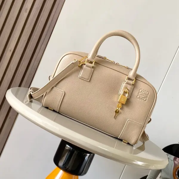 Loewe-羅意威 Amazona 28 系列 沙色柔軟粒面牛皮革手拿包 11 Loewe-羅意威 Amazona 28 系列 沙色柔軟粒面牛皮革手拿包